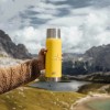 esbit-sculptor-isolierflasche-gelb-vf1000sc-sy-beim-wandern-lynxgear